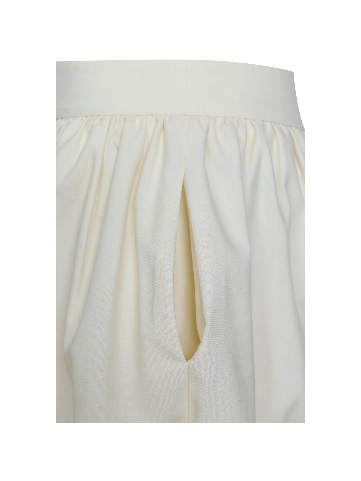 Quinzelle Off White Linen Bubble Shorts
